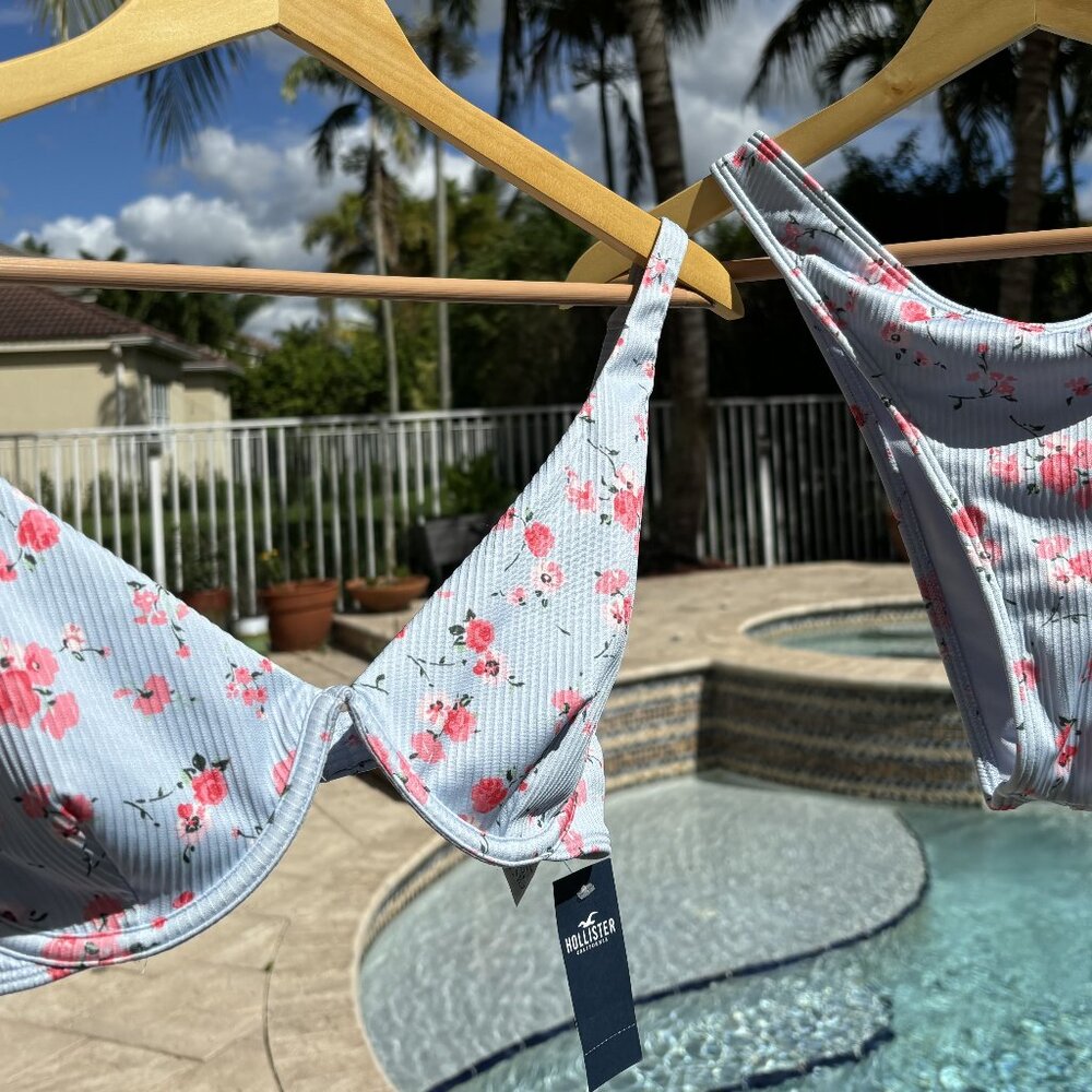 Hollister Women's Swimwear - New - Medium Top & Small Bottom